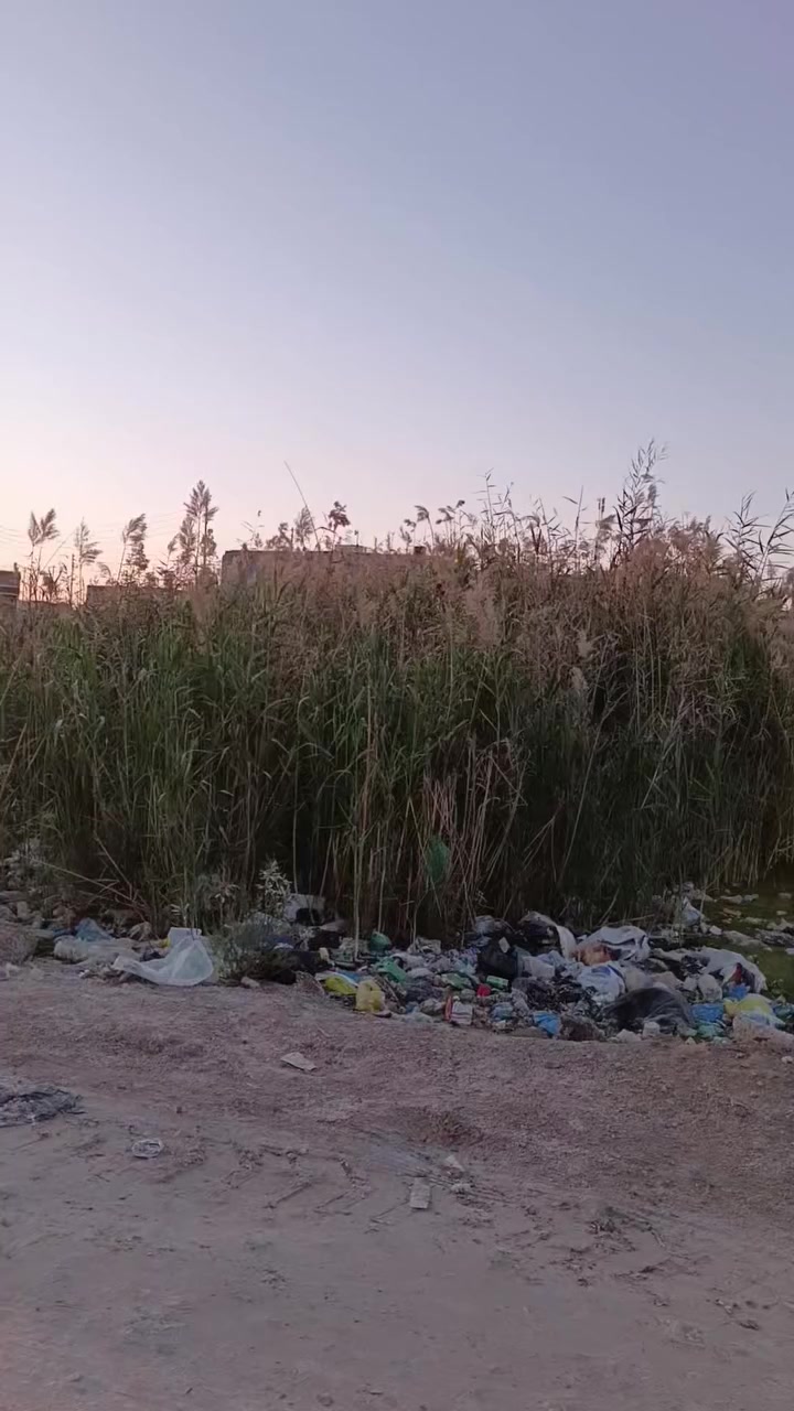 #قطعه ارض للبيع في حي المختار طابو زراعي مساحة القطعه 200وجه10نزال20تبعد عن الشارع الرئيسي 100متر ع شارع 10متر خدمات ماء كهرباء مدرسه وبنص السكن سعر القطعه 21وبيه مجال للأاستفسار هــ***********اتصال+واتساب
