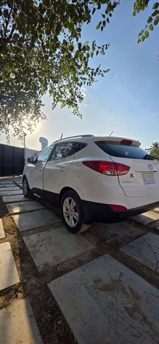 سلام عليكم
توسان للبيع موديل ١٣ مصبوغه احزام 
كير مكينه حداديه مكفول تحويل ثاني يوم 
السعر ١١٢ وبيها مجال جدا بسيط 
العنوان حله ***********
