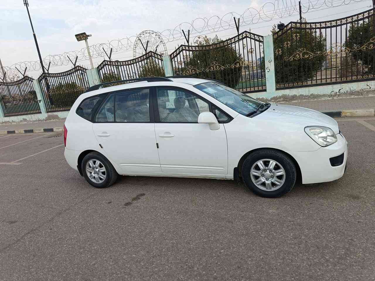 السلام عليكم كيه كارنز خليجي البيع 7راكب موديل 2009 السياره مكفوله كفاله عامه شرط ع لسونار رقم ميسان انكليزي سنويه جديده تبريد قطعتين ثلج تخم تاير حداديه جديده العنوان ميسان *********** واتساب موجود
