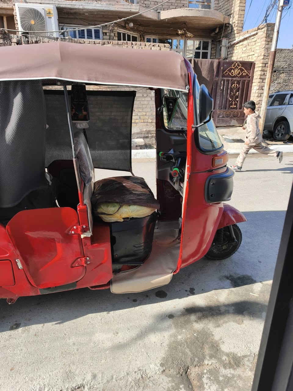 تكتك فقط شاصي 18 كلهه امحدثه 21 اوراق كامله مكينه 21 اتخبل كشر نضيف تعمير الدوس السعر 5/250 وبيهه مجال قليل
***********
