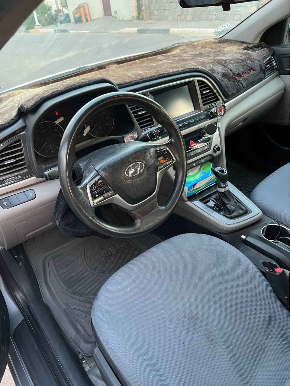 السلام وعليكم هونداي النترا ٢٠١٧ بسمي سنويه جديده رقم جديد مكينه كير حداديه جدد وارد امريكي بيها فقط بنيد والباقي مبي شي لا لغد ولا شاصي كلشي مبيهن مكانها البصره السعر ١٢٠ وبيها مجال قليل *********** البصرة, العراق
