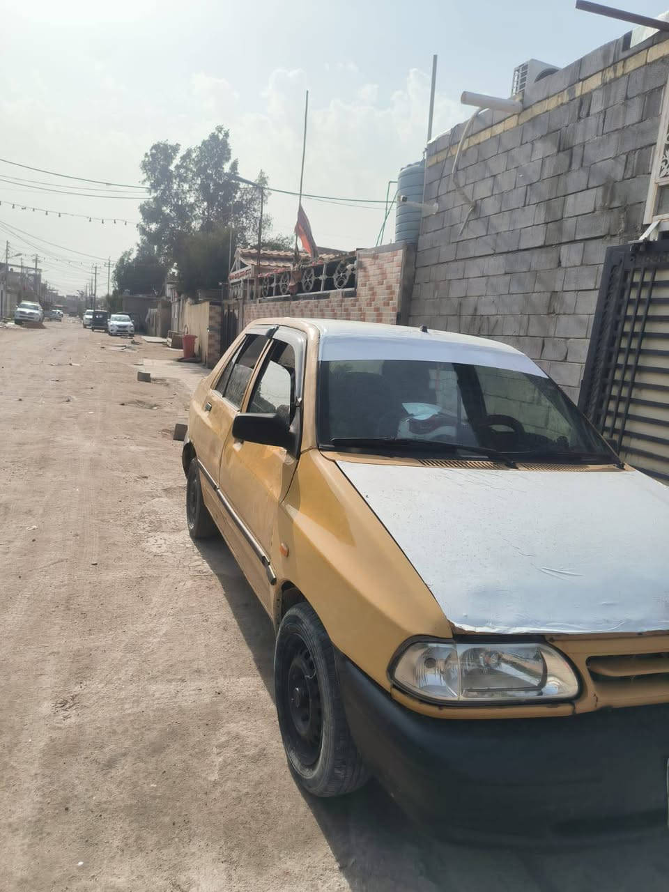 سلام عليكم ساييه موديل 2015 رقمه بصره الماني راعيه موجوده مكينه جديده كيره نضيف  تبريد شغال حداديه كهربيات كله جدد غرفته جديده تخم تايرا لمكان بصره 5ميل *********** البصرة, العراق
