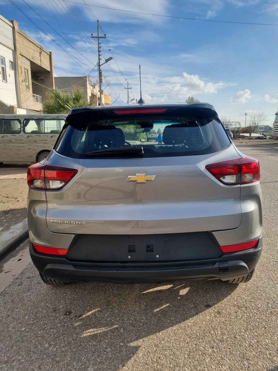 سلام عليكم للبيع ترابلايزر موديل ٢٠٢٤ ماشي ٢٨ ميل سعر (١١٩)
مواصفات بصمة،لايد زينون ، ويل كروم ،رادار ،كيج الكتروني ، شاشة عريض كامل، و بعد هواي مواصفاتت
دخول جديد، حادث سيارة موجود بالمنشور  بنيد ،جملغ سبغ   بدون دواخل بدون شاصي 
رقم كاتي  ٣ شهر باقي للرقم  
يرهم فقط(اربيل، دهوك، سليماني )
مكان اربيل حي فرمانبران 
***********
