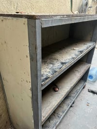 ميز ثلاث رفوف • حديد ثقيل • كربلاء الرسالة