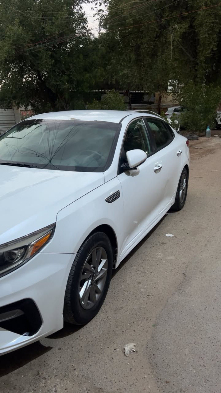 السلام عليكم سيارة اوبتما موديل 19 نص فول بيها اضافة منضومة غاز السياره نضيفه وعلى ايد بنيه والسنور مالتها موجود السياره رقمها بغداد مشروع وطني وصاحبة السياره موجوده تحويل ثاني يوم الاستفسار :
***********
