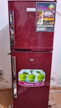 ثلاجه • نضيفه • سعر مناسب