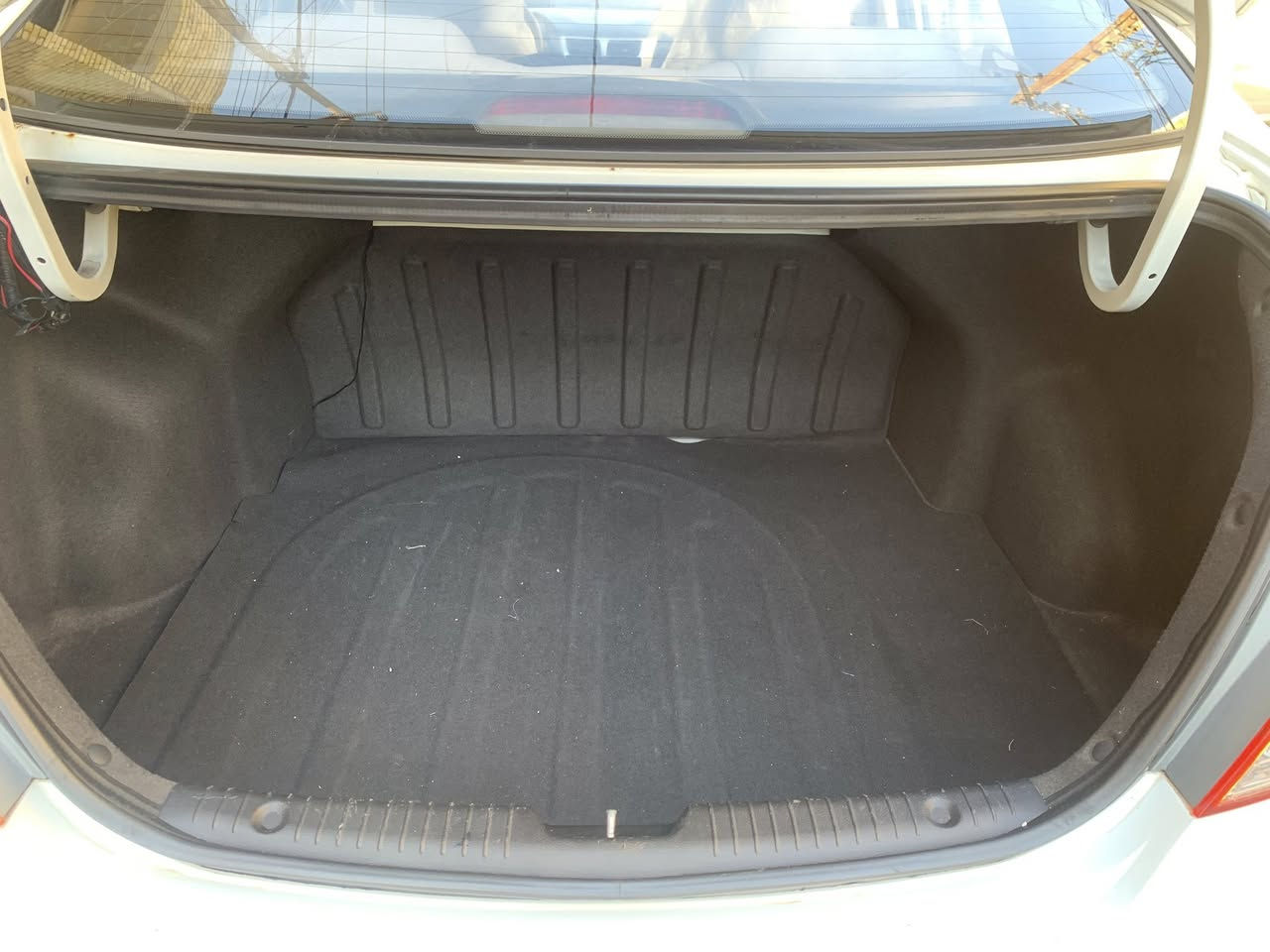 السلام عليكم اكسنت 2014 بيها فتحة شاشة تحكم استيرن جهتين مرآة عاكسةحساسات خلفية مكفولة كفالة عامة السعر 120 بغداد ***********
