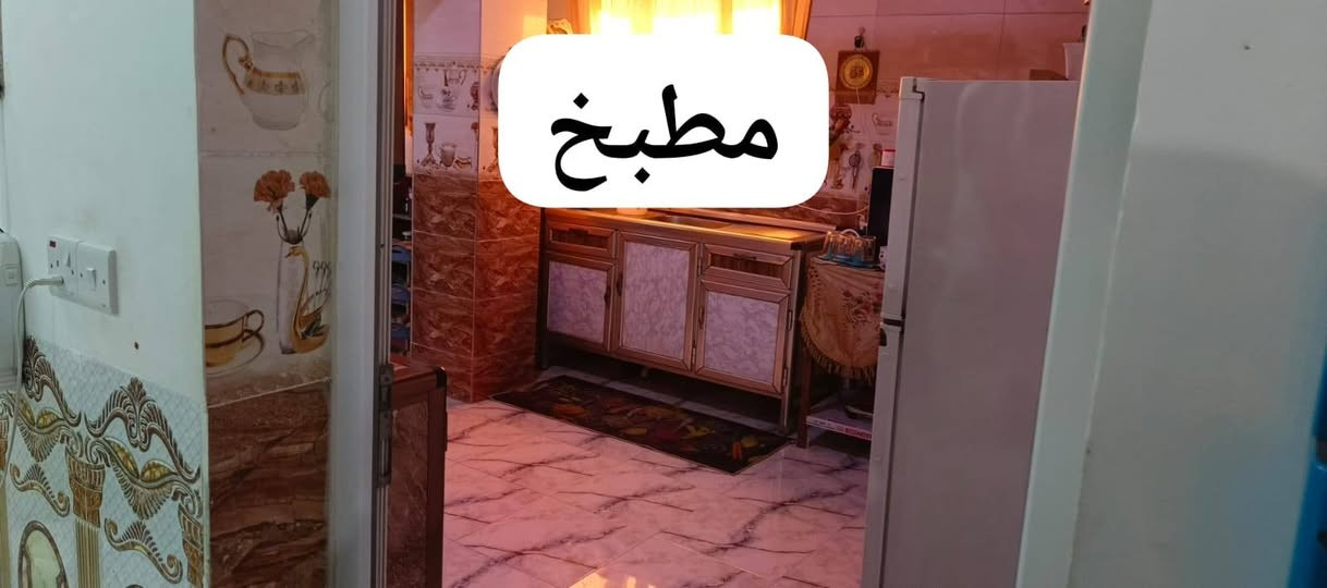 بيت للبيع منطقة ال٣٠٠٠ مشتمل عدد ٢ مثل ما موضح بالصورة المساحة ٢٠٠م
الطابق الاول. غرف عدد ٢ وهول وصرالة بالاضافة المطبخ والصحيات ... 
الطابق الثاني. غرفه وهول وصالة وصحيات ومطبخ السعر 120وبي مجال 
للأستفسار الاتصال ***********
