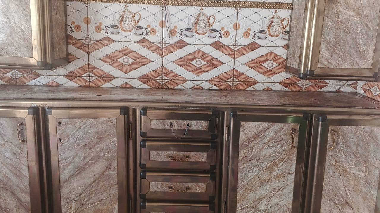 كاونتر ٣مترات مع سنگي متر ونص للبيع
الرقم: ***********
