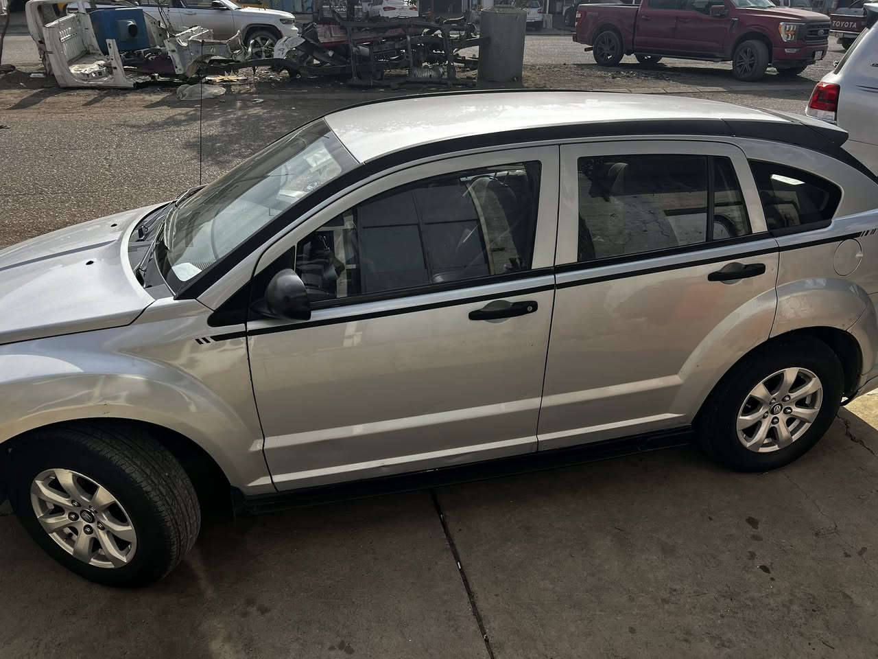 السلام عليكم   دوج كاليبر 2008.                                    محرك 2.4گير محرك كهربائيات كلهن شرط 
السيارة جاهزة مابيهة اي نقص 
الضرر: الجامرلغ اليسار كلير والباب خلف السكن صبغ
تبريد عالسويچ 
المكان كركوك 
رقم الهاتف: ***********
السعر: 65 وبي مجال قليل
