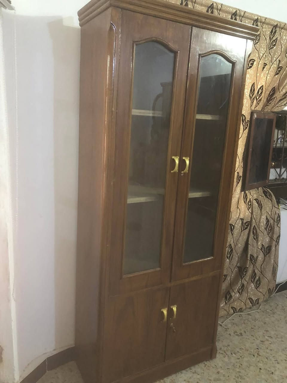 سلام عليكم احبتي
غرفة نوم صاج كامله كنتور ابو ٦ بيبان 
العنوان بغداد  *********** الاتصال  او وتساب 
السعر 700 الف وبيها مجال
