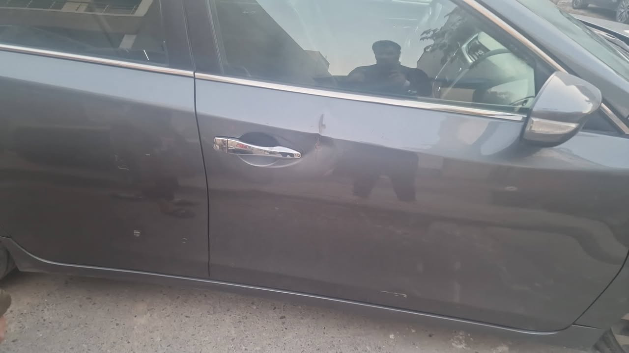 Nissan altima
فول موصفات +SV
رادار و  سلايت و تبريد مركزي و بصمة و تشغيل عن بعد ... معروفة
بدون صبغ و ارباگ ١٠٠٪؜ 
سعر 115
***********
