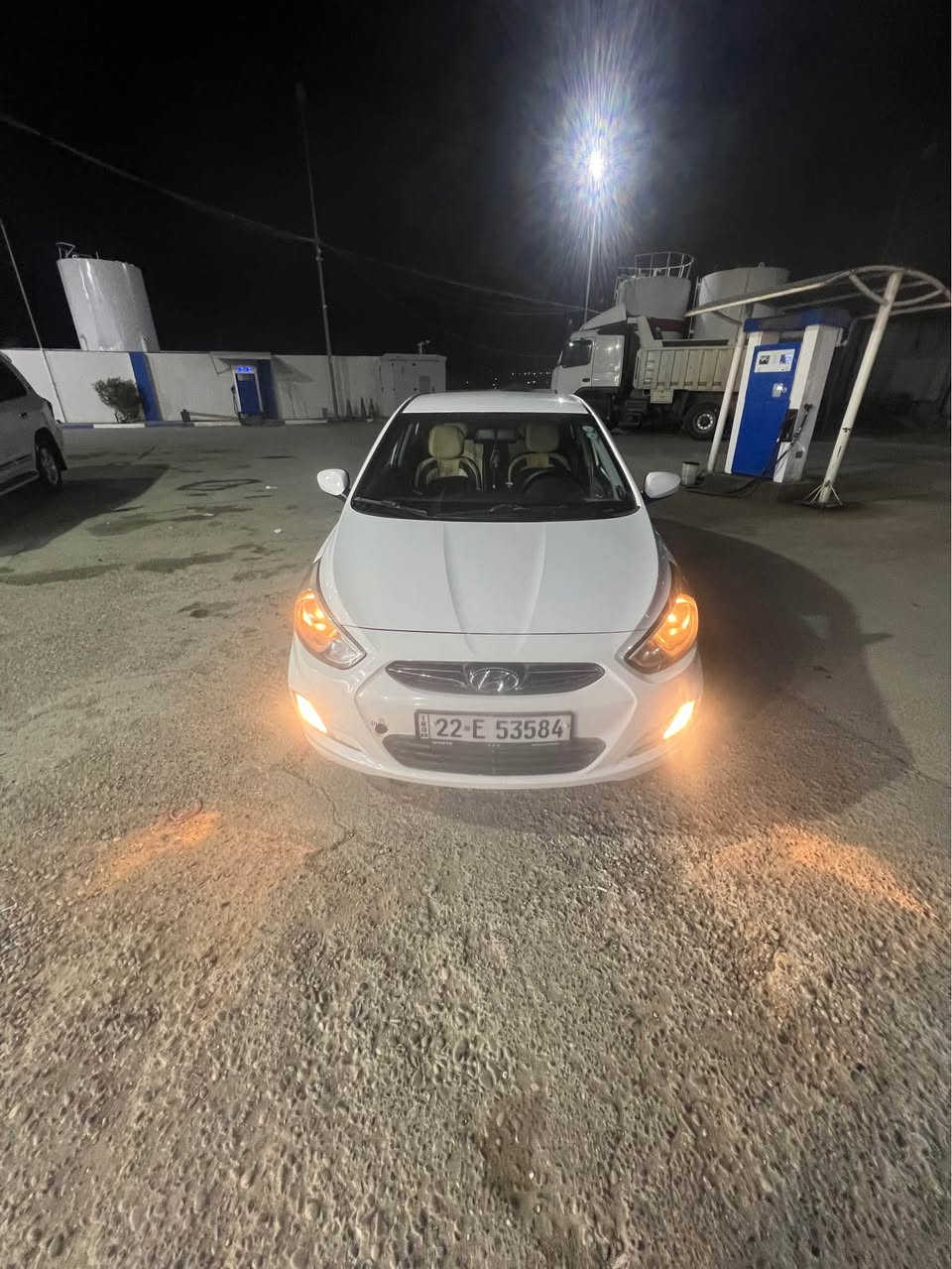 سةرةتا بةناوي خوا
ئةكسينت موديل ٢٠١٧ 
٢ پارجةو نيو بوياخ بي ژوري بي ئيرباگ
سةيارةكة بي قةپو قوپة 
جار تايةي نوي بو بةستراوة 
مةكينة ١٦ مةرخوب
گير مةكينة بةشةرتي فةحس
شاشة ئايپاتي بؤ دانراوة 
بي كيشةيةو بي نةقوستانية 
پيشو پشت بي تةقةو رةقة 
سةنةوي هةزة نوية 
بة ناوي خومانة 
*********** م أربيل, العراق
