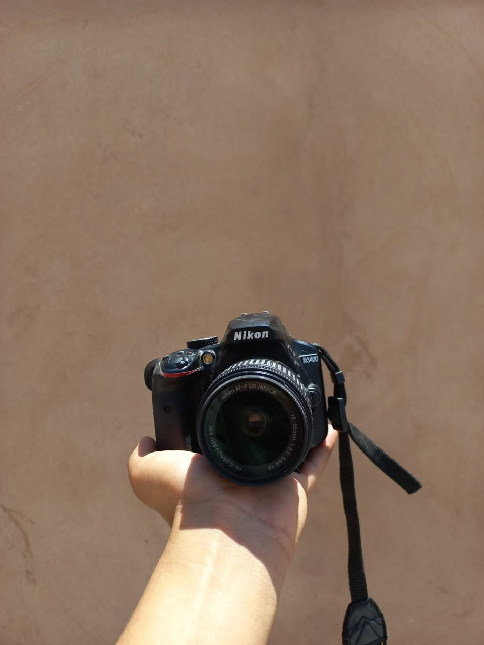 Nikon d3400 + chargeur + carte mimoire+ tripi


**إذا كنت صاحب هذا الإعلان وتريد حذفه لأي سبب، رجاءا أرسل رسالة إلى الدعم الفني**