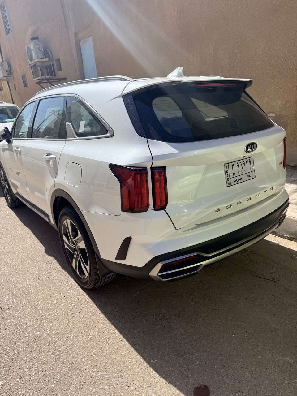 سورنتو خليجي مبدل بيها بنيد اصلي مفتوح من سياره 6 سلندر بانو راما  سياره نظيفة جداً تخم تاير كوري ادامه كامله للسياره من الحداديه ومنظومة البانزين رقم بغداد بأسمي مكان السياره كربلاء التفاصيل بالصور  
*********** كربلاء, العراق
