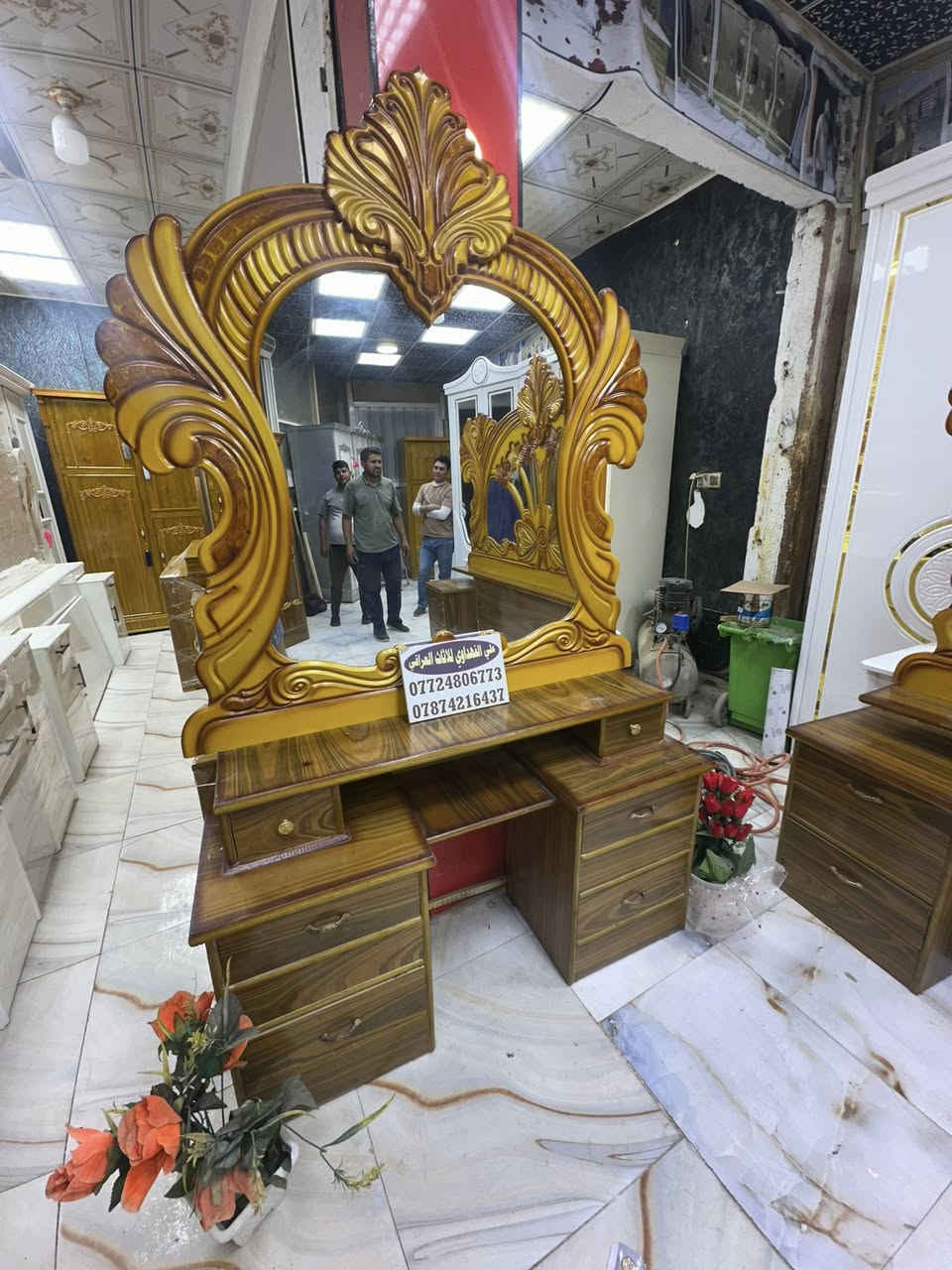 غرفه مستخدمة 
غرفه 6بيبان 
ملحق طابقين 
سعر ٧٠٠
واتساب ***********
