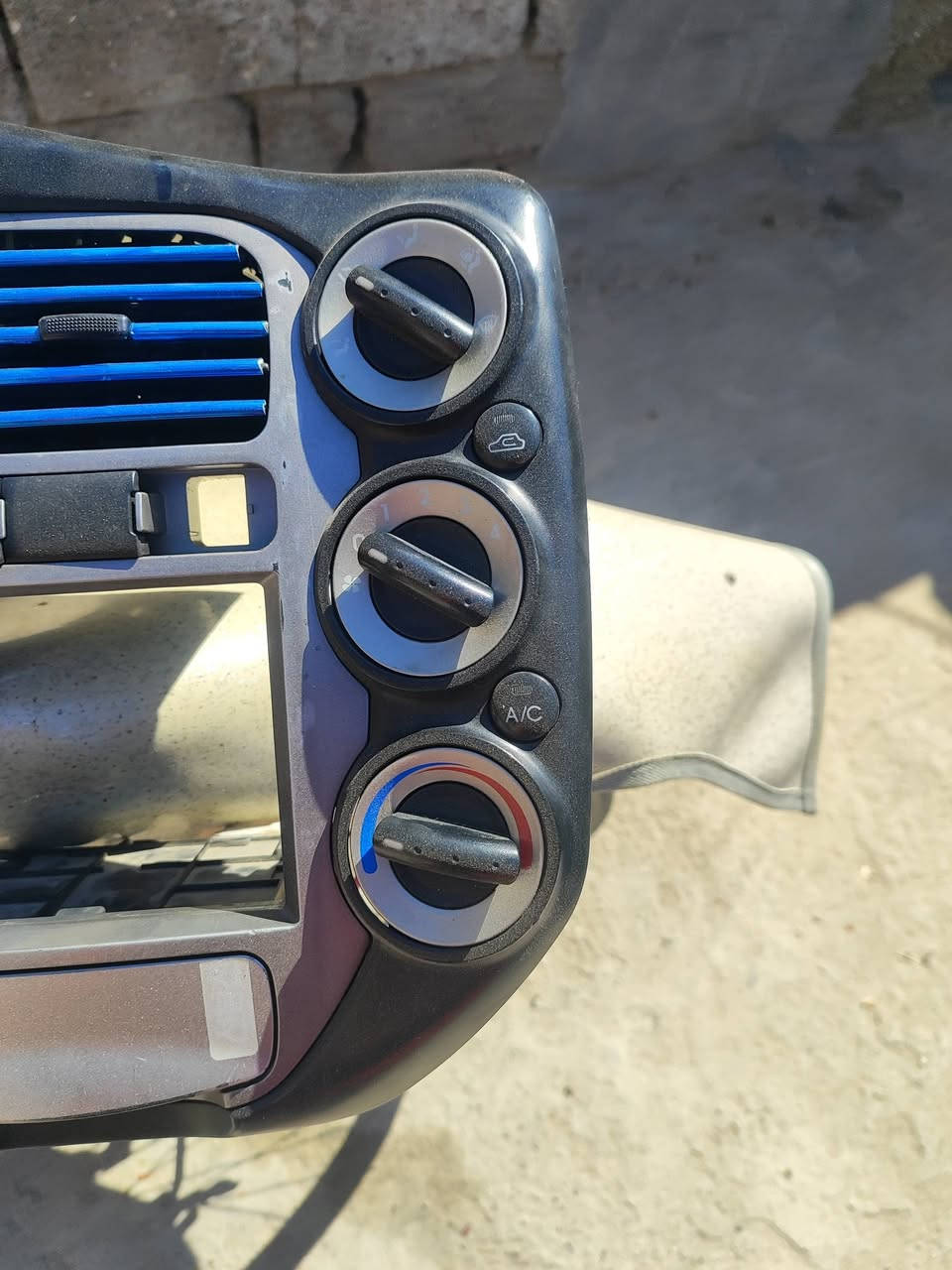 سلام عليكم وجهى تشبول نضيف حيل جوكات شغلات شرط حته الكلوبات شغاله مال جوكات سعر ب 30 قفل الله شاهد لا كسر ولا فطر فتحته من سيارتي وريد ابيعه مكاني بغداد ه‍......***********
