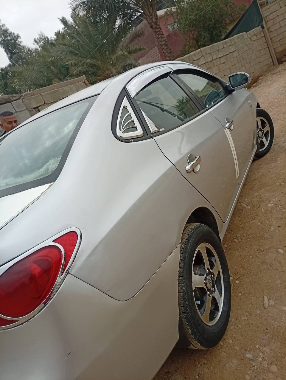 السلام عليكم
سياره فونتي
موديل 2007 
سياره حلوه 
السياره رايدها بشده وبيها مجال 
اللي يحب يتصل على هذا الرقم 
0771 703 0644
