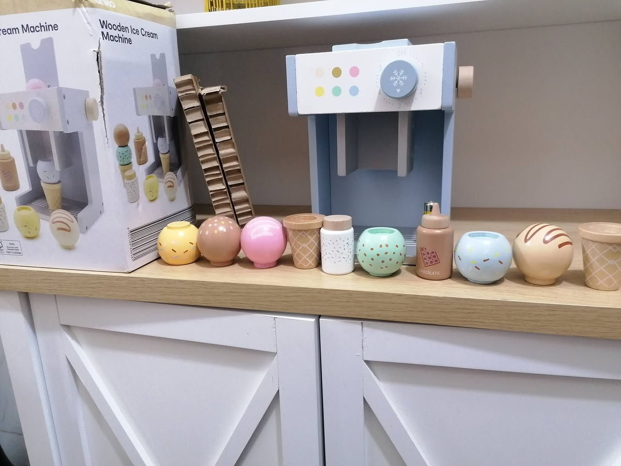 ماكنة الايس كريم ( انكو / أستراليا)
خشب


**إذا كنت صاحب هذا الإعلان وتريد حذفه لأي سبب، رجاءا أرسل رسالة إلى الدعم الفني**