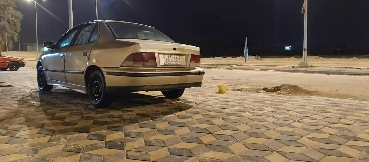 السلام عليكم سمند ٢٠٠٩ 
مصبوغه حزام  عوزه صدر تعبان كلش
عليهه غرامه ٤٠٠ راعيهه ابغداد يريد تحويل 
العنوان بغداد شهداء السيديه 
السعر ٢١ ورقه
رقم الهاتف ***********
