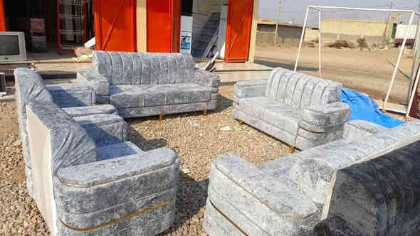 السلام عليكم 👋 
متابعينا الاعزاء 
توفر لدينا اتخومة جديدة 💥💥 
عشر مقاعد اقماش خاولي 
شغل ممتاز والأسعار مناسبة 💵💵 
العنوان الصويرة مقابل محطة رضا الصالح الثانية 
قرب مطعم هنداس بالسايد إلي رايح عالصويرة 
***********واتساب
