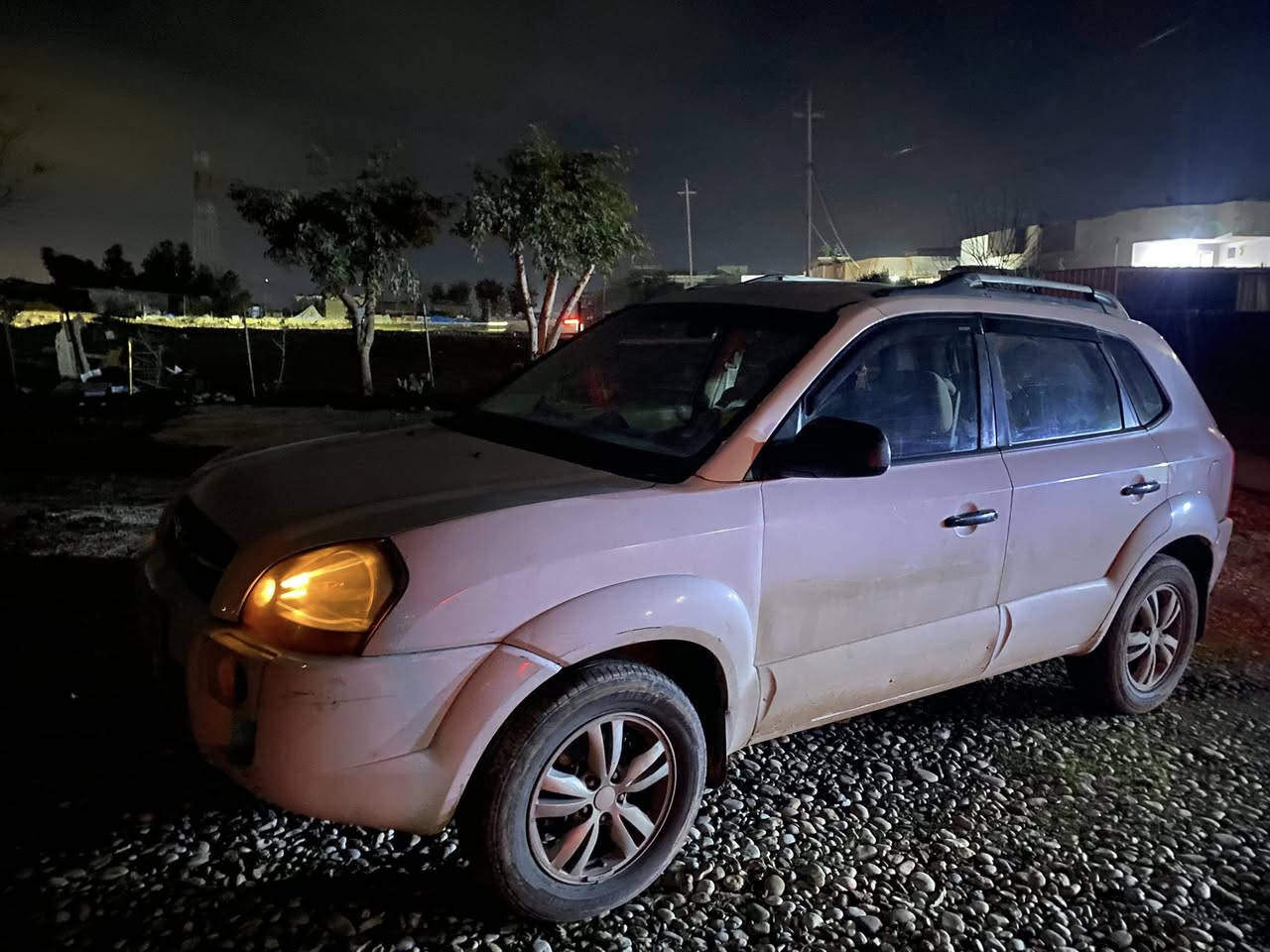 هيونداي تكسون موديل ٢٠١٠
محرك و كير و تبريد و تدفئة بشرط 
كير توماتيك/ محرك ٢٠٠٠ دوش 
 نضام غاز ايطالي و بنزين 
السنوية لحد ٢٠٢٦ شهر ٤ 
التحول أو الوكالة مضمون 
السياره تاكيه على صفحة النفر 
بدون دواخل: الشواصي و اللغد و داخل الدكم و
                    داخل الحوض مكفوله…………..،،،،
عليه ٧٠٠ الف دينار غرامه تنقص من السعر 
السعر ٨٦ ورقه أو بيها مجال 
☎️📞***********.  واتساب ***********
