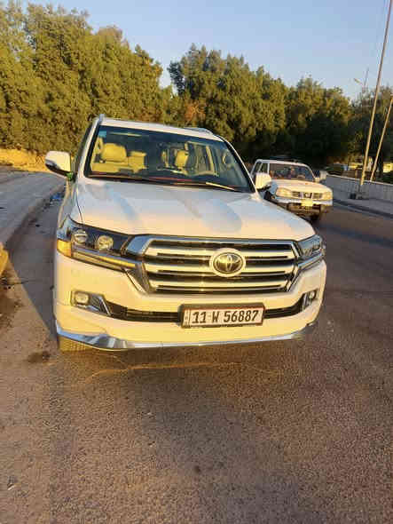 لاندكروز  وكالة – وأيد ادشن موديل 2017 للبيع 
• ماشية: 92 ألف فقط
• محرك: 6 سلندر – مكينة 4000
• 8 ايرباك
• رقم بغداد وباسمي 
• كفالة عامة من صبغ من بارد من شخط
• السيارة نضيفة جداً وجديدة بمعنى الكلمة
بيع مكان السيارة بغداد اي استفسار اتصل على ***********
