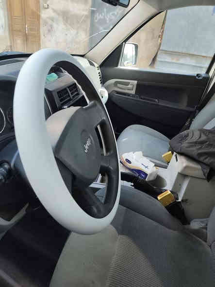 السلام عليكم جيب ليبرتي موديل 2008 جاهزه من كلشي السياره حلو مال بيت كير محرك خير من الله تبريد شغال حداديه نص عمر البديل نضيف جدا السعر 87 وقابل للتفاوض الشراي يتصل ***********
