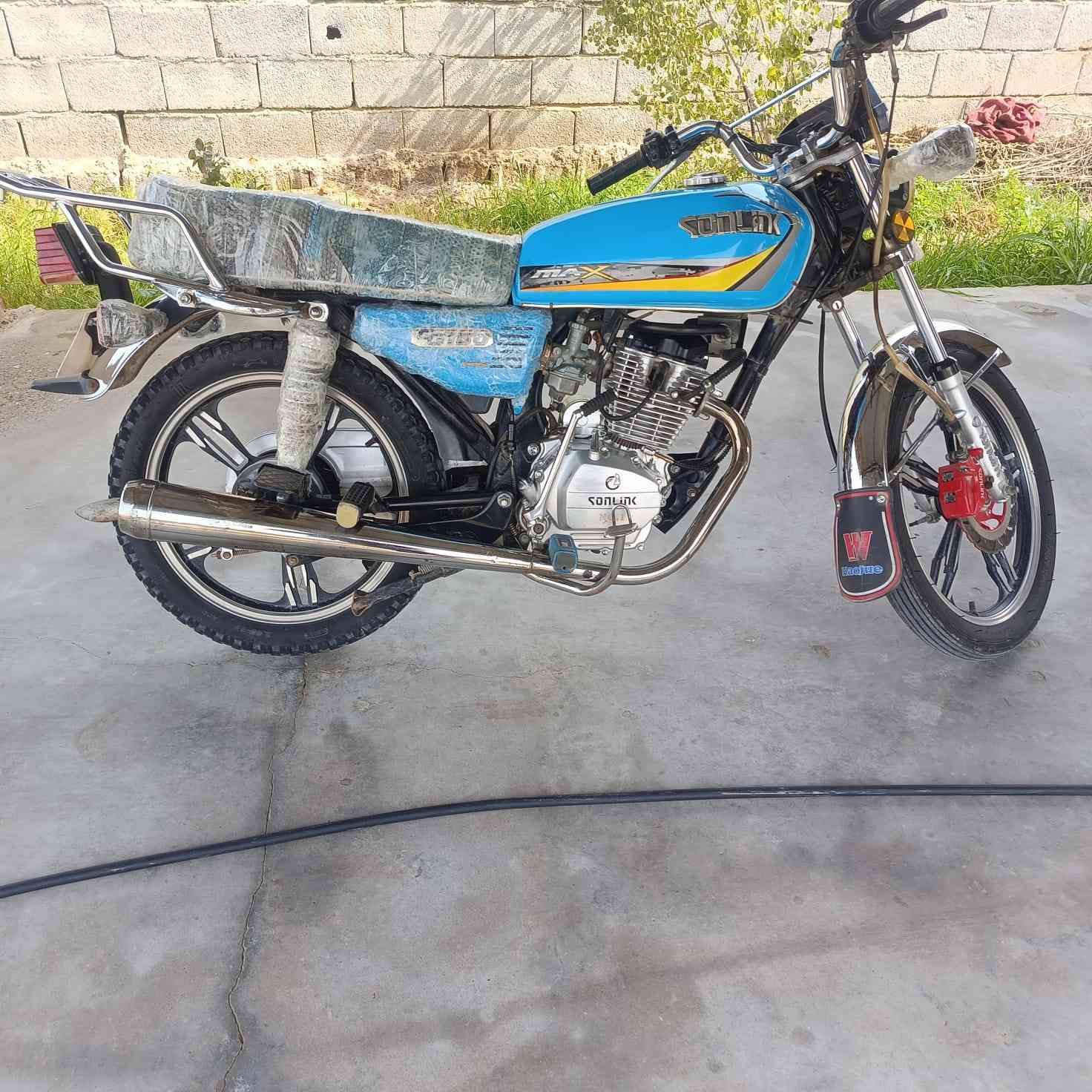 السلام عليكم 
دراجه 5كير موديل 22 مكفوله 
السعر 575
مكاني العزيزية
‭0775 952 3075
