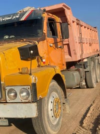 فولفو • موديل 82 • شاحنة