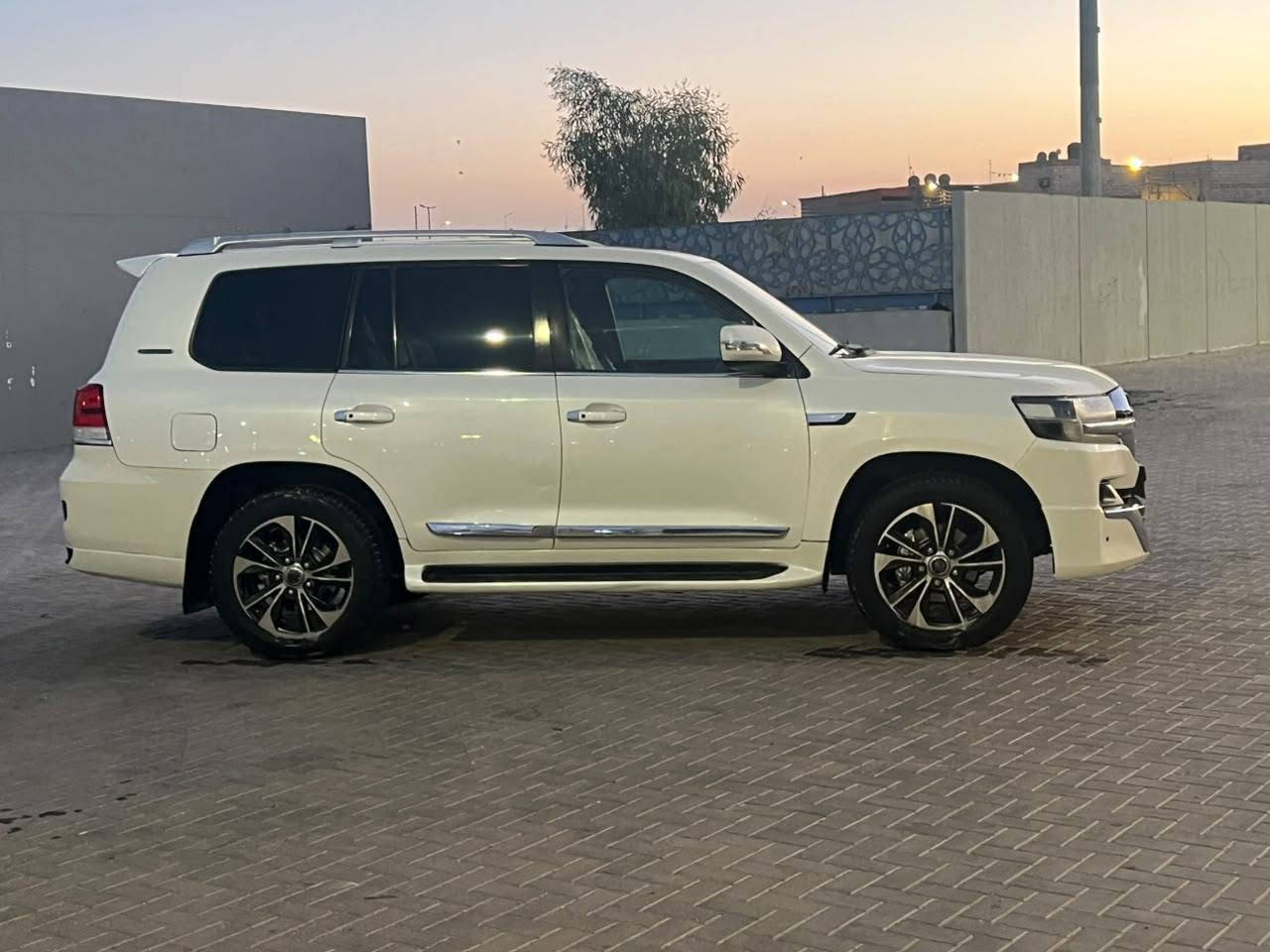 📍📍كلك ادوات ادوات ادوات  للبيع ومراوس   GXR 

شنو عندك دزلي واتساب تريد بيع تعالي واتساب 

لاندكروز مديل 11 محدث 21 لون  ابيض  بحاله الوكاله بعدها شركه🚩

للبيع فول موصفات  كلش للخير 

حجم المكينه 8 V لوك بعده 

الكير اوتو نظافه كارتون!!

بلادي شركه تحديث داخل وخارج

1-  حساسات خلي امامي جانبي 

2- كامره دواره 

3- سماعات شاشه جبيره دمامات 

4 'تخم تابر دلوب 
حداده هسه مسويهه

جاهزه للخير كلش 

ماذب عليه الف 

السياره أدوات 📍 يعني كلك ادوات 

ملاحظه 📍اكفلها من السرقه والكص والعشاير بشرط 

متومه رقم اربيل🚩 نكليزي طبق الأصل 

السعر 📍(( 165 $ ورقه )) فقط وبي مجال 

عنواني بصره 

ملاحظه:::#  اقره المنشور وتعالي واتساب 
حسب الاتفاق !!!
للاستفسار   وتساب
***********  رقمي واتساب
