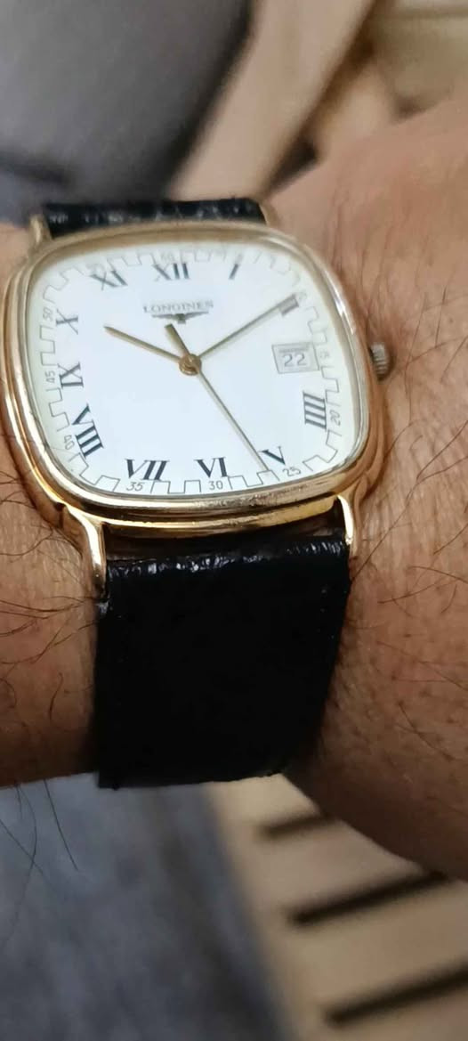 لونجين كوارتز 
اصدار لاغراندي كلاسيك 
ارقام روماني
32 ملم مربع
نظافة جيدة جدا 
165 دولار بغداد, العراق


**إذا كنت صاحب هذا الإعلان وتريد حذفه لأي سبب، رجاءا أرسل رسالة إلى الدعم الفني**