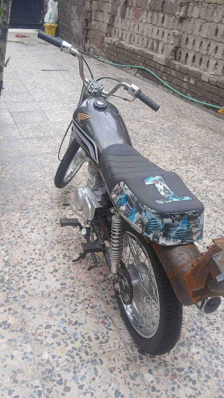 سلام عليكم نامه شلامجه تعمير جديد دراجه كفاله ترايك البصره السعر 700 وبيه مجال مكاني بغداد مدينه الصدر رقمي *********** ما اجوب عله تعليق بس عله الوساب
