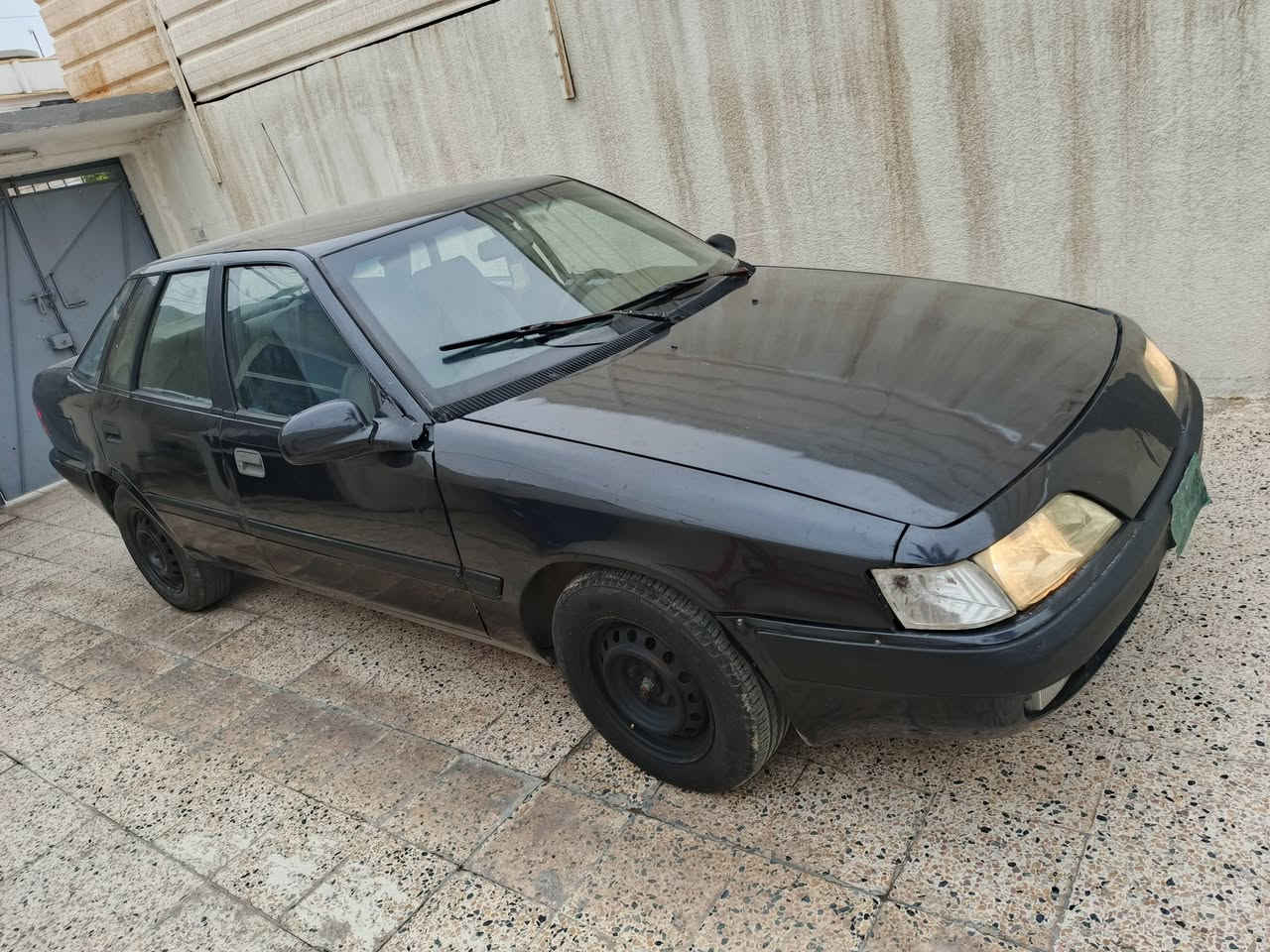 السلام عليكم للبيع سياره دايو 1995 محرك فكترا كير توماتيك حداديه صبغ للجماليه سياره نظيفه السعر 28 رقم اخضر بيها واجهااا ***********
