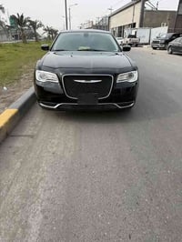 تحية طيبة السلام عليكم كرايزلر C300  موديل 2015 معلايه 2023 لون اسود و...