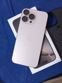 إيفون ١٦ برو ماكس للبيع  بطاريه ٩٩  ذاكره ٢٥٦ ٠٧٧٤٠٧٨٣٧٠٥