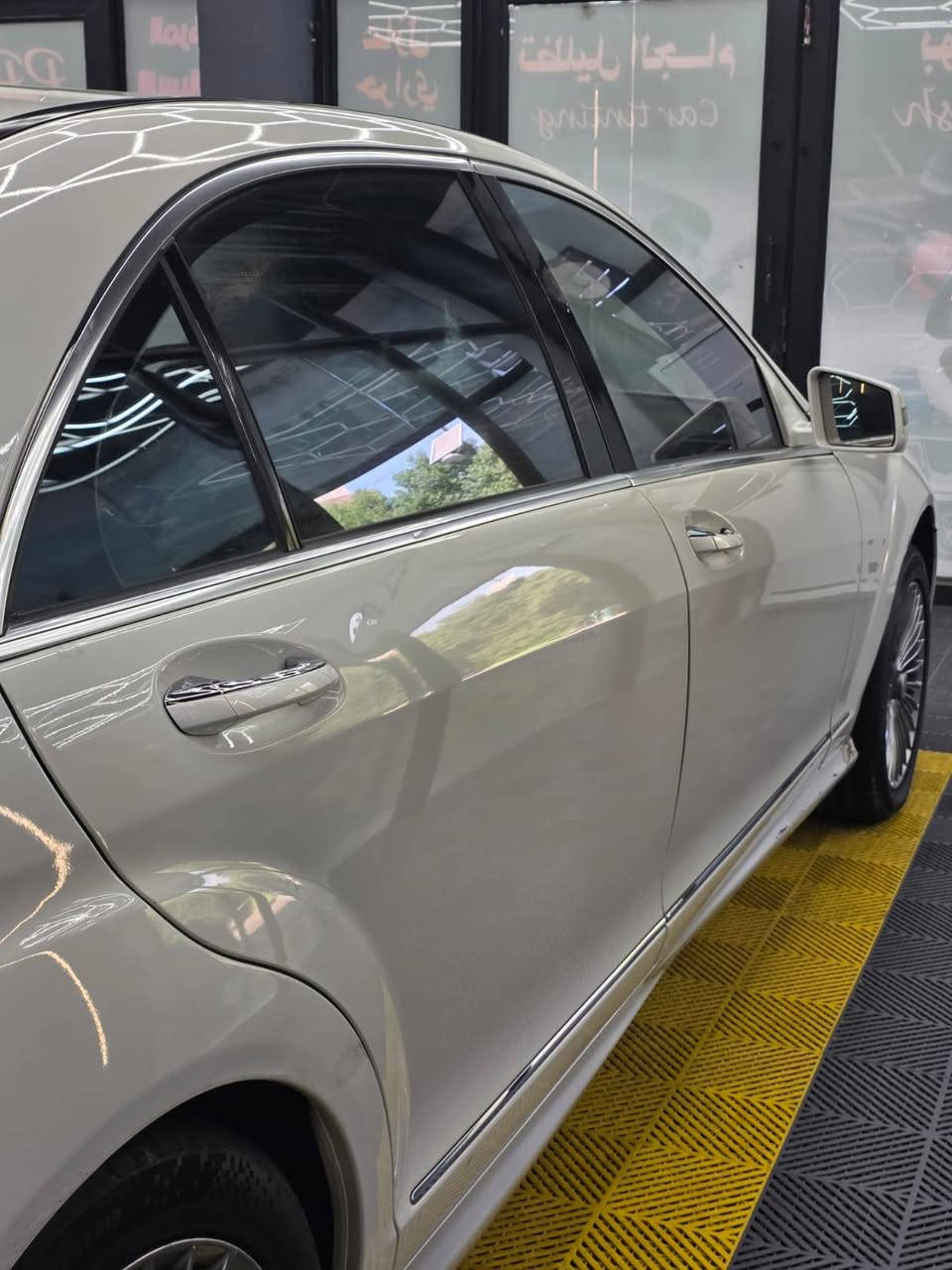 مرسيدس s550 باب طويل موديل 2011 وارد امريكي رقم بغداد السعر 225 بيع او مراوس بسيارة كوري 
رقم الشاصي WDDNG8GB7BA363289
رقم الهاتف ***********
