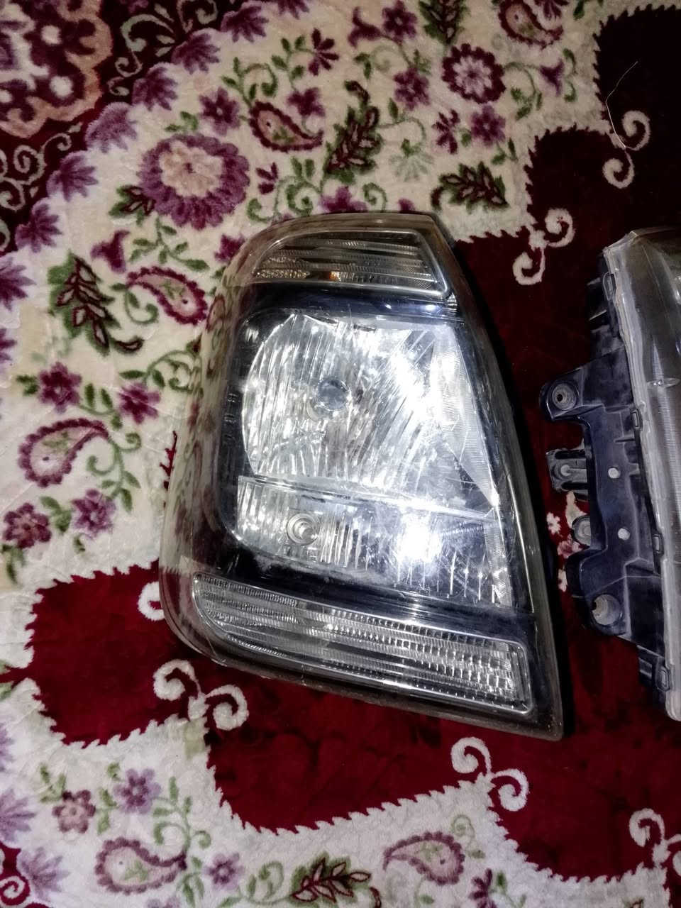 السلام عليكم ماصدات كيا حمل البيع كاملات كلوبات و فيش كامل جيب وشد مكان بغداد ***********
