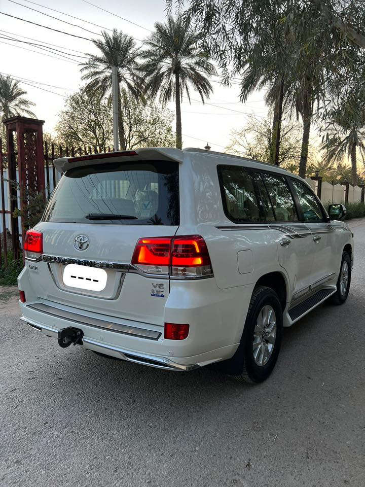 للبيع 
لاندكروز  2017
وايت ادشن 
ساز اصلي 
مكفولة من الصبغ والبارد
رقم بغداد مشروع وطني بسمي

الون ابيض 

مواصفات 

ثلاجه

ماوس 2

طفايه 

بصمه تشغيل 

بصمه ابواب لمس 

فتحه سلايت  

زراكات 

جام تصعيد تنزيل بلبصمه 

مري شفط 

شاشة كبيره 

كامرات 

تحكمات كامله 

حساس امامي 

حساس خلفي 

اشارت ترحيب ابواب عند الفتح 

وباقي مواصفات  معروفه 

ماشيه 78 الف حقيقي 

تخم تاير جديد

محرك وكير كفالة 

العنوان بغداد الكاضمية المحيط

السعر 460

للاستفسار : ***********
