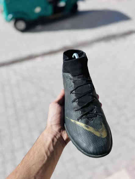 حذاء باله نضافه 100/100 

تجهيزات العميد الرياضيه 🔥🔥

اقوة عرض موجود 🔥🔥

سعر القطعه 35 الف وتوصيل مجاني ✅

قياس 42 ونص 

طول القدم 27 

توصيل متوفر جميع محافضات العراق 🌘

للحجز ***********
