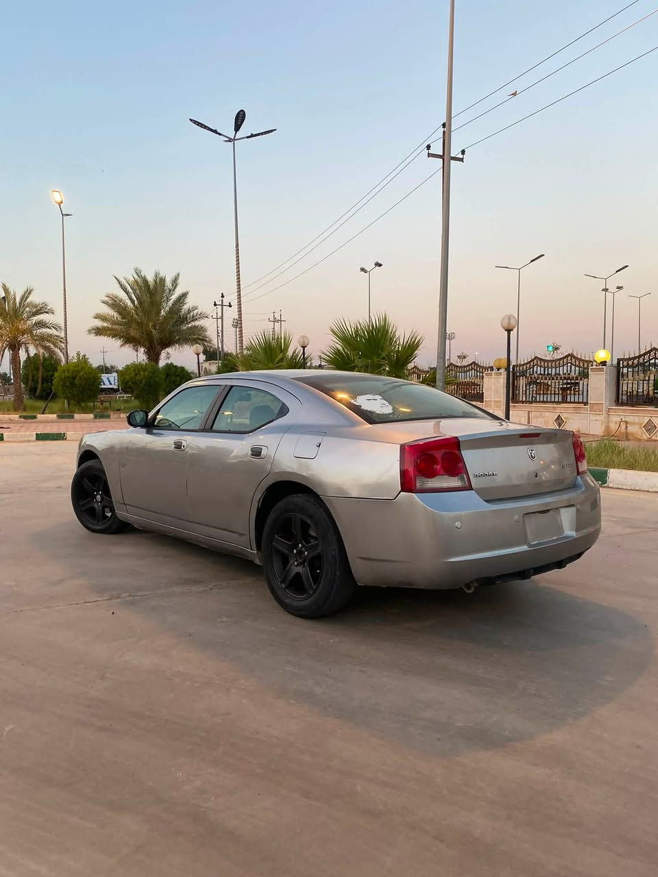 السلام عليكم جارجر 2010 اصل اصل بيع او مراوس ادوات  مكينة 3.5 يعني V6 والكير جدد مديل 10 السعر 33 رقم وسنوية اربيل  طبق الاصل شرط الحاسبة بيع مستعجل مكان السيارة ميسان ***********

