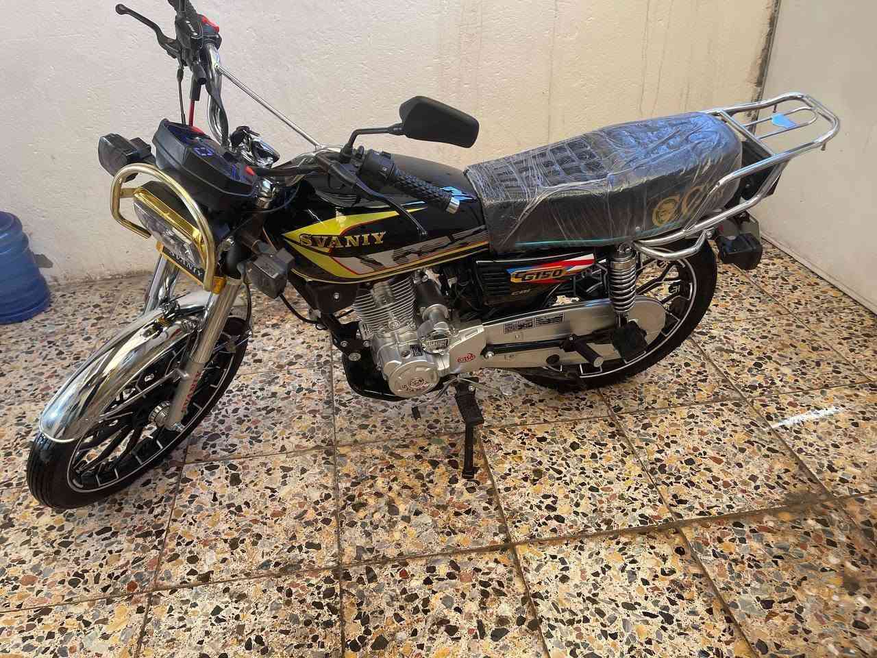 دراجة سيفان SVANIY
5 گير 
دراجة زيرو ما ماشية هواي صارلي 9 ايام من اشتريتها 
سبب البيع اريد اخذ مرقم 
الدراجة حيل نضيفة مكاتبة المعرض عندي 
المكان بغداد الشعب 
اي استفسار على هذا الرقم 
***********
