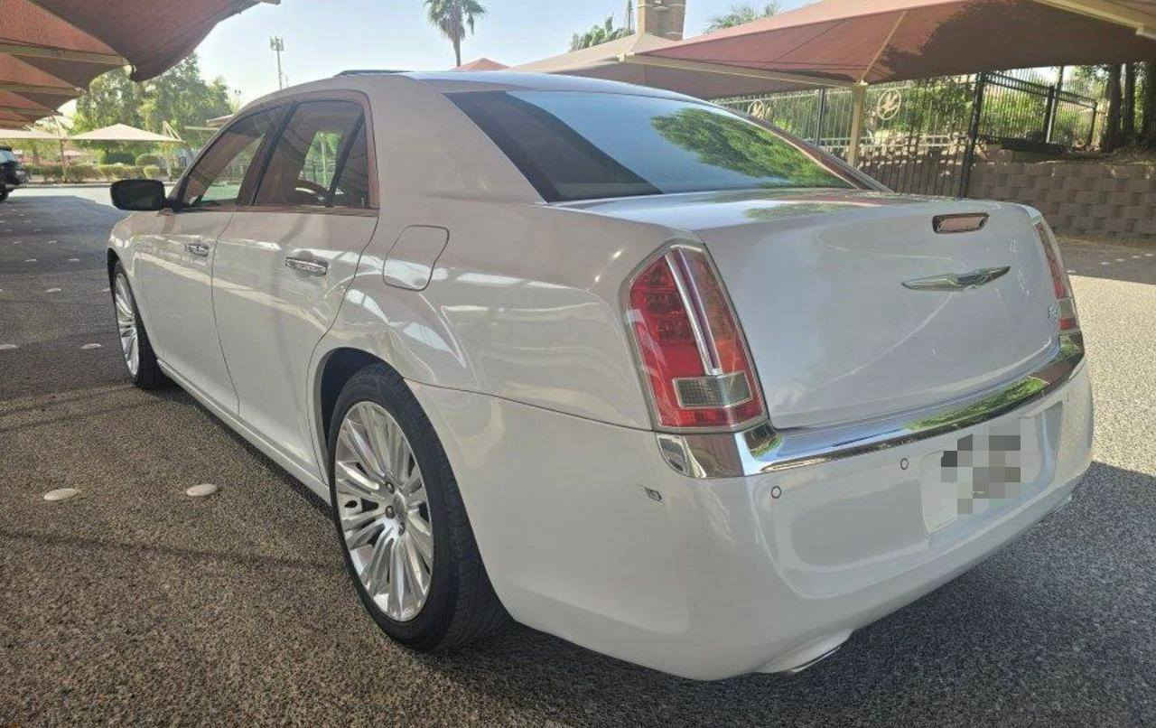 اوبامه C  14 خليجي فول مواصفات
ادوات ادوات حاويه..كفاله من الكص.

فول سلايت فتحه طكتين..

دواخل عسلي..

رادار امامي .تحديد مسار

رادار جانبي بالمري 

حساسات امامي خلفي 

تعتيم الجامات الجانبيه عند لاضائه 

هيتر بالمري.

تادفئه بالكشنان الامامه والخلفيه

تدفئه بالستيرن

تبريد بالكشنات ..

كلاص حار +بارد

برده خلفيه .

نضام صوت ستريو عازل الصوت.

ويل 20 تخم تاير جديد.

السياره جديده كافه ملحقات الشركه وياها من ادوات السلامه والكتلوكات وكارت الضمان السياره ممشه قليل .

العنوان بصره..

مكلف بنشر رقم صاحب السياره
للتصال .
***********
