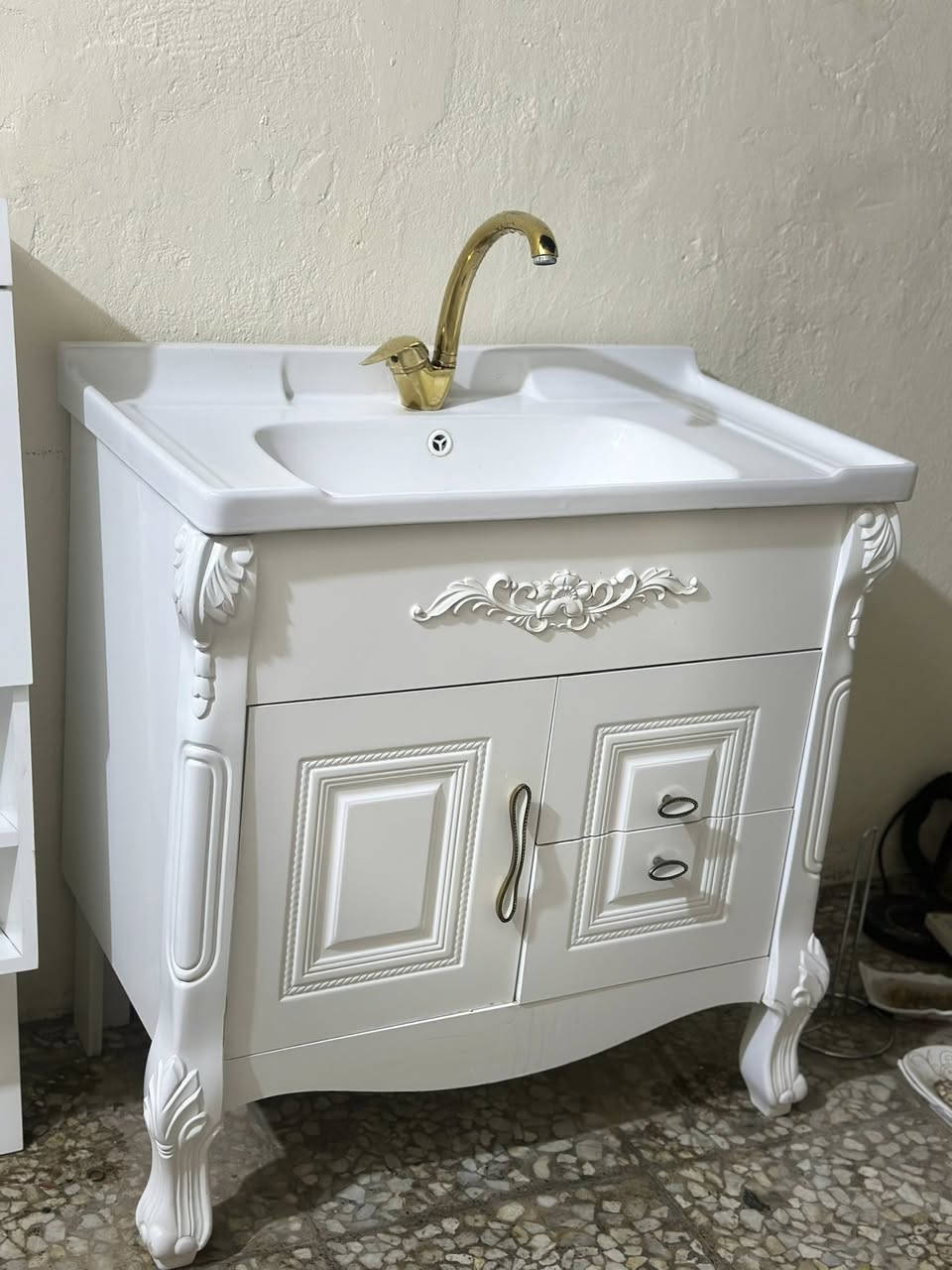 للبيع السعر ٧٥ حي الانصار *********** نظيفة كلش وخلاطها اصلي
