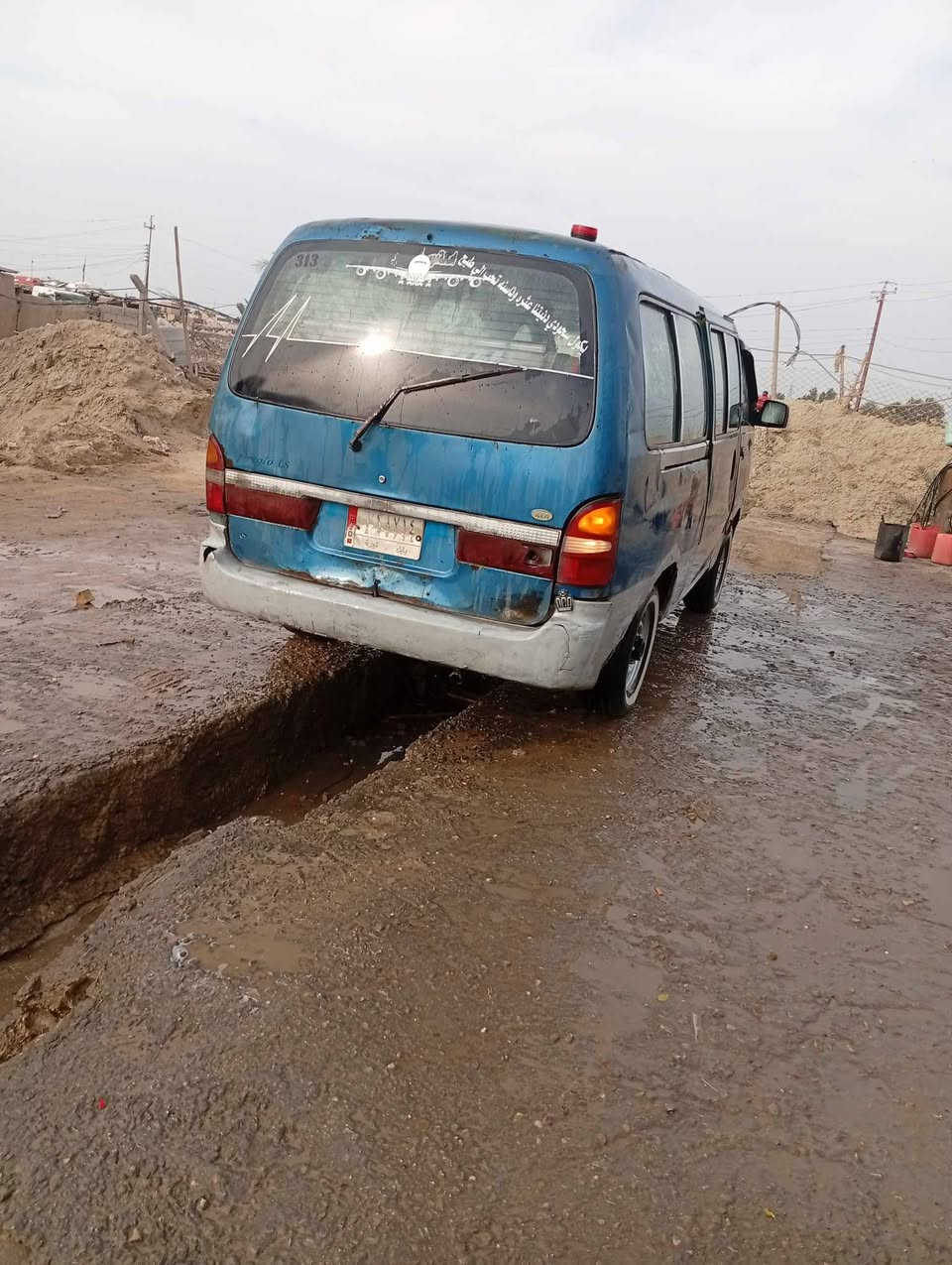 سلام عليكم سياره لبيع مديل 97كير اكسن مكينه حداديه تخم تاير جاهزه كبل الشارع شواصي تعمير هئه ومرور مصفره الشراي يتصل وبيه خير ويدلل ***********
