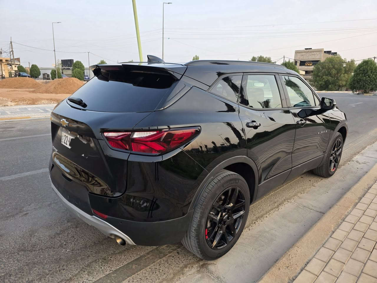 شوفرليه بلايزر 2022
للبيع او مراوس بسياره مناسبه حسب القناعه القناع
رقم اربيل مكان كربلاء
🔹 محرك 2000 تيربو
🔹 ماشية 48 ألف ميل فقط
حادث سطحي بنيد و الجاملغ بدون دواخل وشويه بارد بالجاملغ الثاني 
راديتر بلادي بدون تبديل
المحرك + الكير + الحدادية مكفولات ✔️
المواصفات:
✅ رادارات
✅ حساسات 360
✅ نقطة عمياء
✅ مانع تصادم
✅ كشن تدفئة
✅ شاشة وكاميرا
✅ تحكمات ستيرن
السعر 195 ورقة وبيها مجال قليل
سيارة نظيفة واستعمال خفيف 👍
للأستفسار 📞 ***********
📞 ***********
