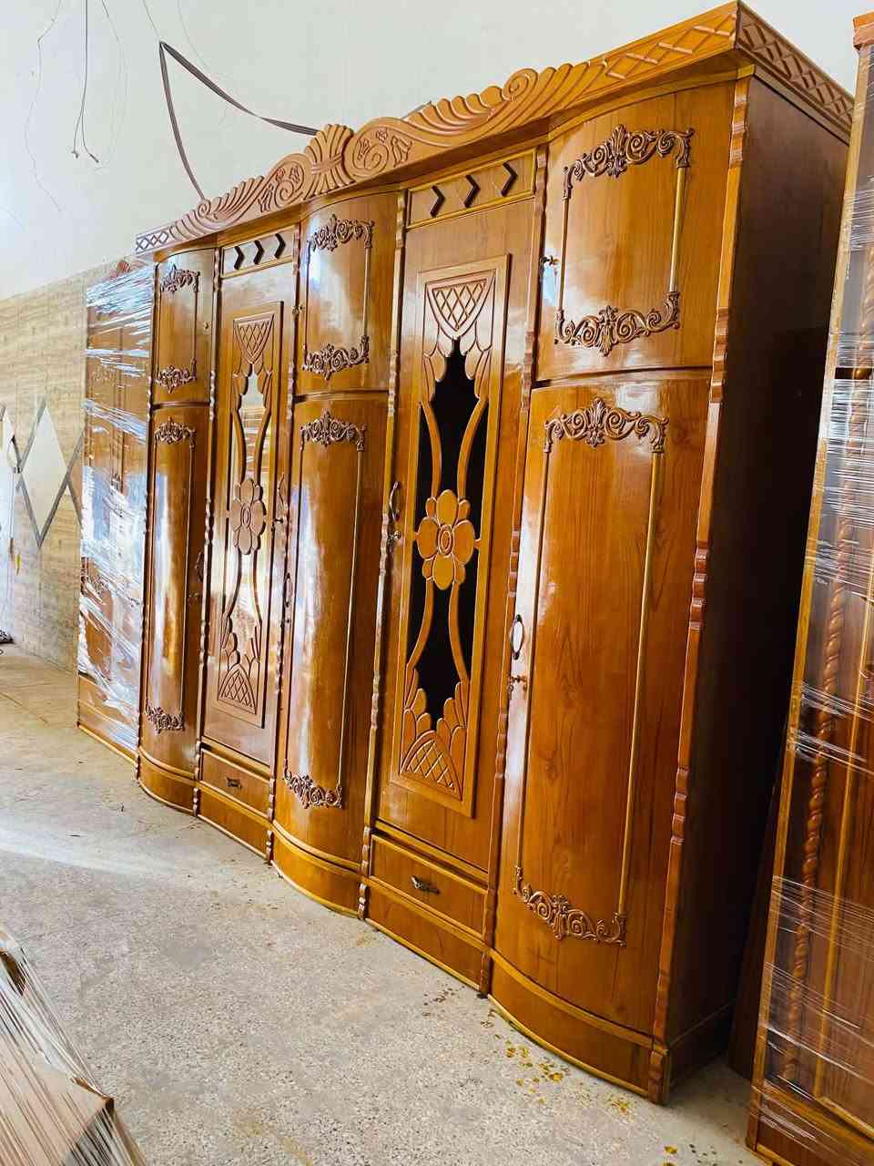 غرفة نوم عراقي مستخدم اخو الجديد وباسعار مناسبة شغل درجة اولى مرتب ضهر جرجوبة السعر 750 الف وبيها مجال للطيبين 
رقم الهاتف ***********
