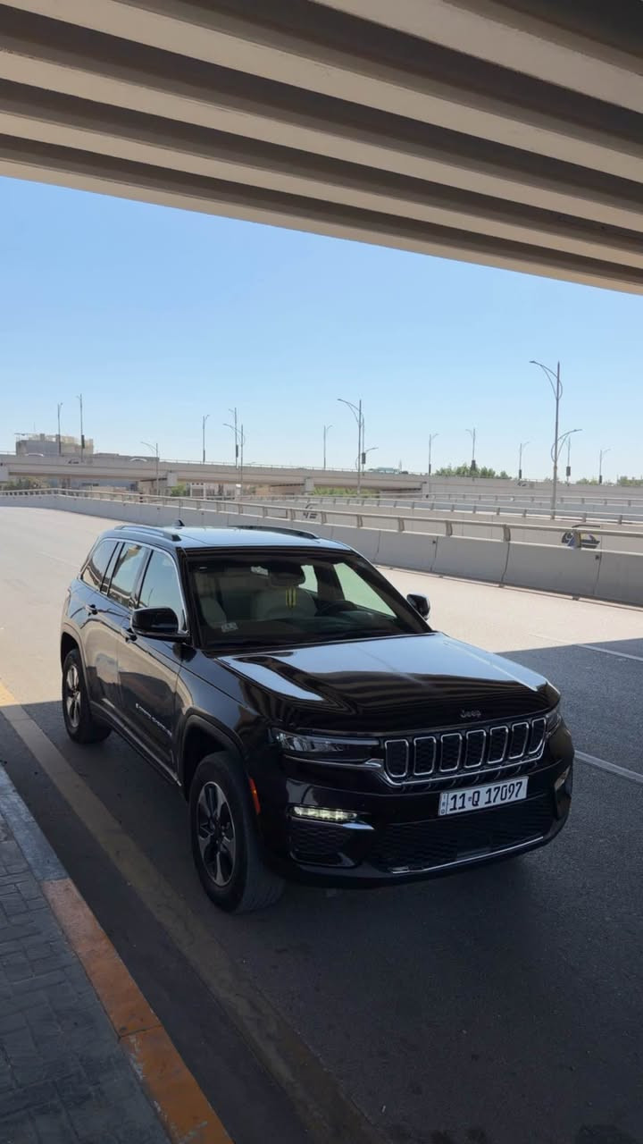 السلام عليكم جيب كراند شيروكي 2023  4XE وارد امريكي
           
                 Jeep Grand Cherokee 4Xe 2023 2.0L

         حجم المكينه : 2000  تيربو + هايبرد + بلك ان 

المسافة المقطوعة : 31 الف ميل

حادث السياره : 3 قطع صبغ مع تكحيلات بسيطه 
                         

          حالة الايرباك : سليمه بدون ايرباك

#مواصفاتها

1.بصمه

2.ستيرن تدفئه

3. تشغيل عن بعد

4.شاشه راكب امامي 

5.كشنات جلد بيجي مميز 

6.كشن السايق ميمري

7.كشنات كهرباء وتدفئه كلهن

8.صندوك كهرباء

9.حساسات خلفيه

10. قطع تبريد 

11.اشاير بالمري

12.رادار امامي

13.رادارات 360

14.ثلاث وضعيات قياده

15. بنوراما فتحتين

16. كير ماوس

17. نظام منحدرات

18. هيترات بالكشنات 

19.ويل كب كروم

20.لايتات لد

21.بكلايت لد

22.كشافات

23.بصمة ابواب

السعر :  258 و بيه مجال بسيط 

السياره جديده وع ايدنه 
مكانها بغداد شارع فلسطين وياها شاحنتين

رقمي *********** بغداد, العراق
