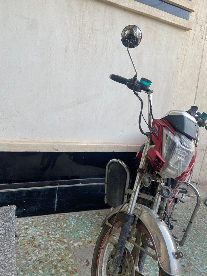 السلام عليكم                                                                       دراجة شحن هارلي 
هاي نظافتها مثل ما موضح بل صورة 
و بطارياتها كلهن زينات بس وحدة هابطة 
السعر 250 و بيها مجال 
***********
