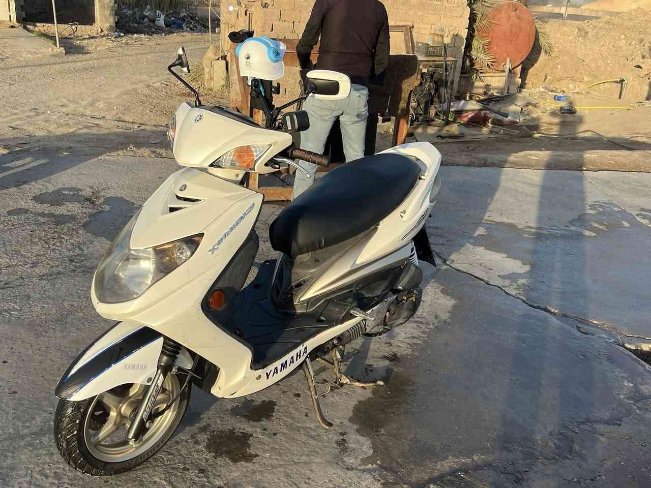 السلام عليكم دراجه سكنس فحل الدراجه كامله من اي شي شرط نكره سلف مابيه اي نقوصات الله شاهد مكينته خرسه مينسمعله صوت الدراجه خير من الله ➕كهربائيات كله شغاله
السعر750وبيه مجال
عنواني بغداد التاجي 
رقمي/***********
***********
